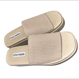 Steve Madden sandal Size 7.5 only worn once.